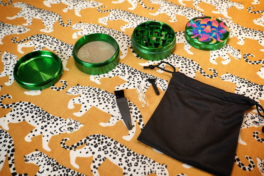 Smoky Eastern Dragon - Aluminum Grinder